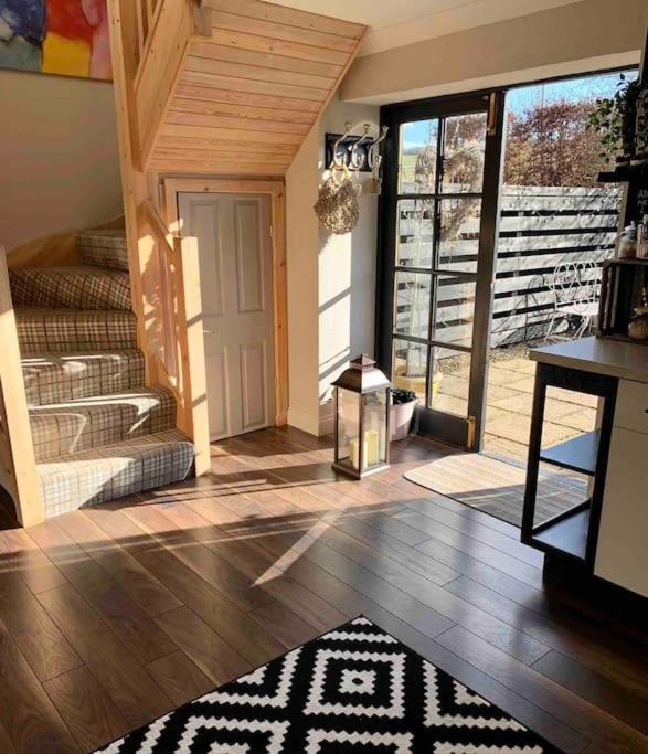 The Old Dairy - Romantic Country With Hot Tub & Log Burner Cupar