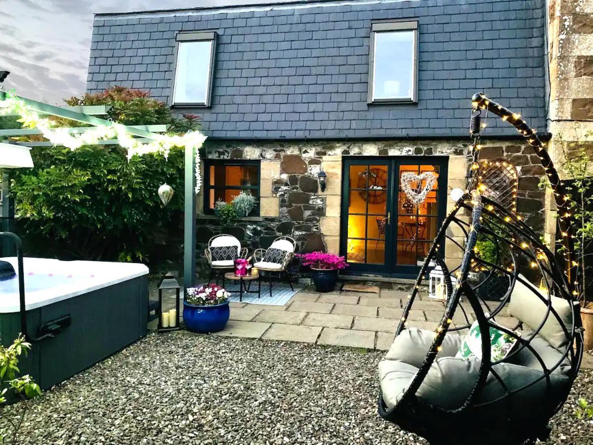 The Old Dairy - Romantic Country With Hot Tub & Log Burner Cupar