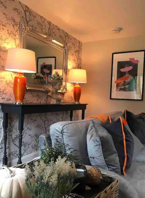 The Old Dairy - Romantic Country With Hot Tub & Log Burner Apartment Cupar