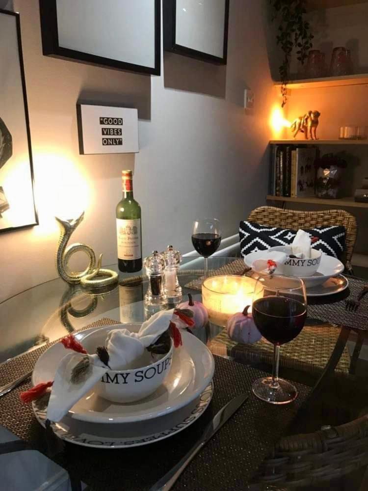 Apartment The Old Dairy - Romantic Country With Hot Tub & Log Burner *